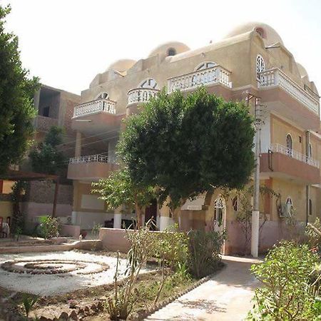 Hotel Luxor Light Retreat Exterior foto